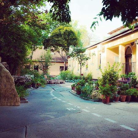 Budapest Garden Hotel บูดาเปสต์ ภายนอก รูปภาพ