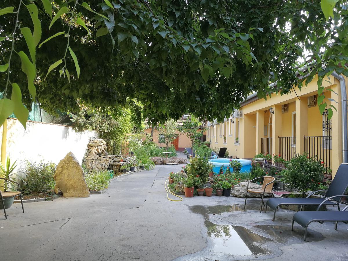 Budapest Garden Hotel บูดาเปสต์ ภายนอก รูปภาพ
