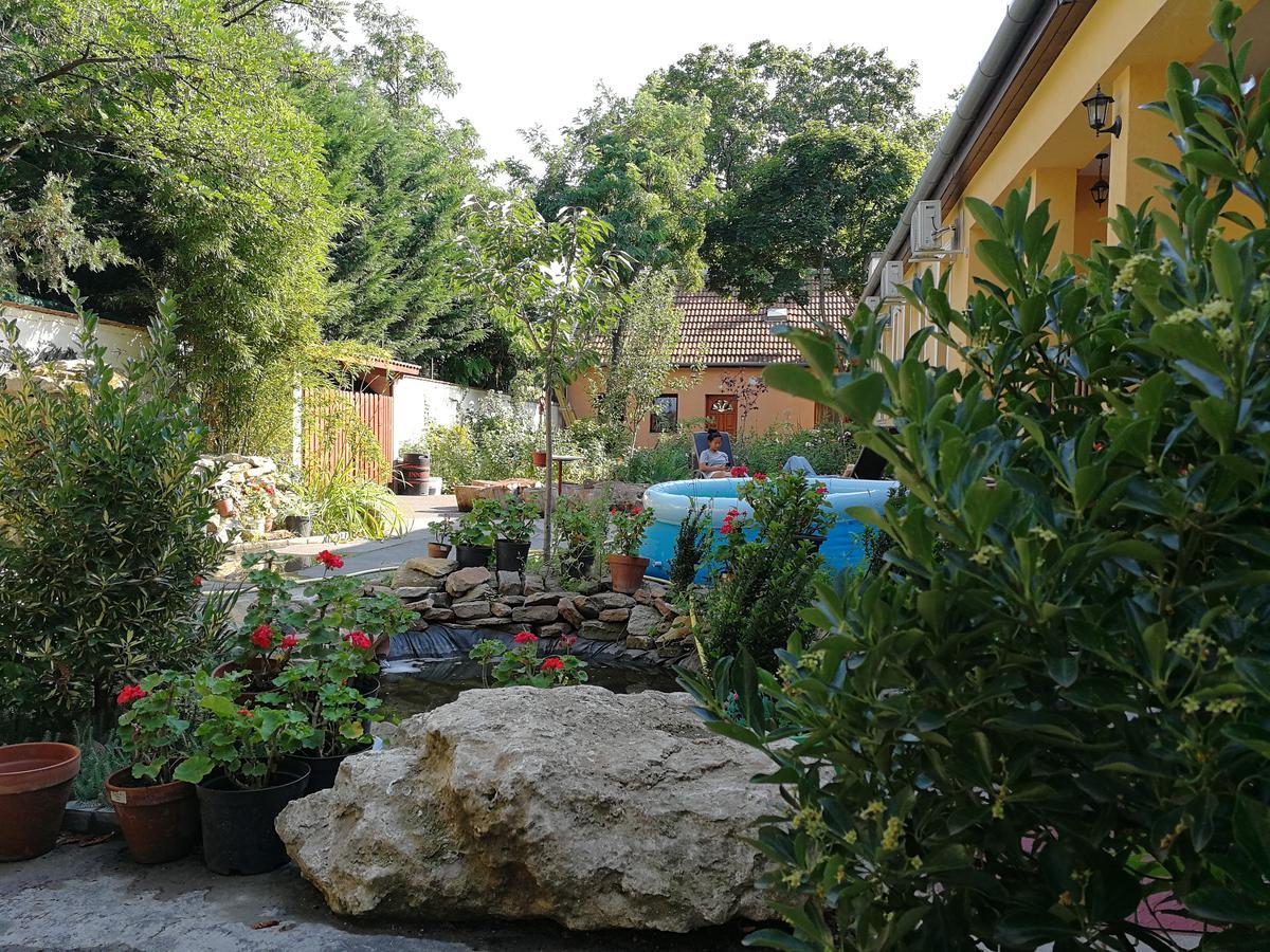 Budapest Garden Hotel บูดาเปสต์ ภายนอก รูปภาพ