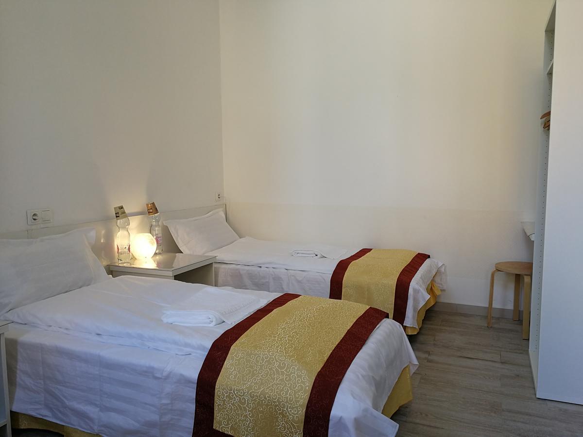 Budapest Garden Hotel บูดาเปสต์ ภายนอก รูปภาพ