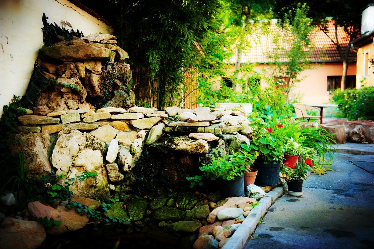 Budapest Garden Hotel บูดาเปสต์ ภายนอก รูปภาพ